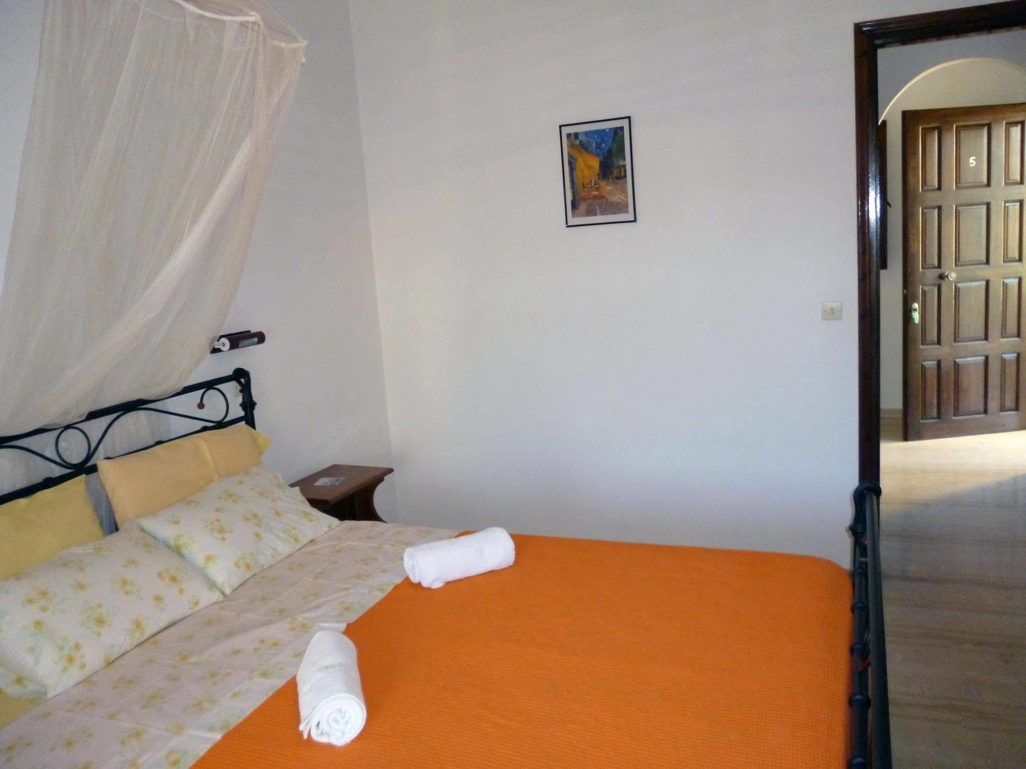 Villa Helen Arillas  Buitenkant foto