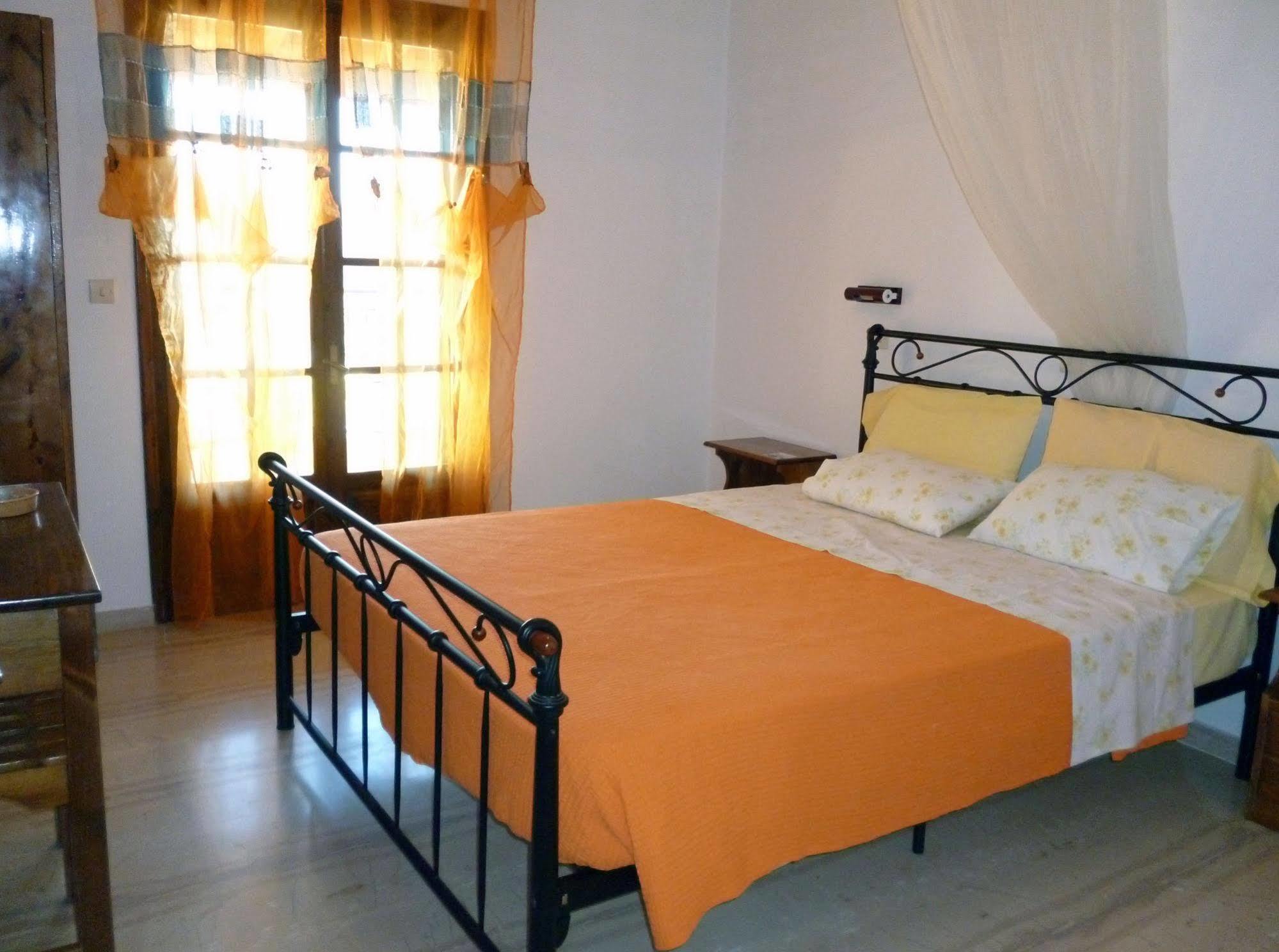 Villa Helen Arillas  Buitenkant foto
